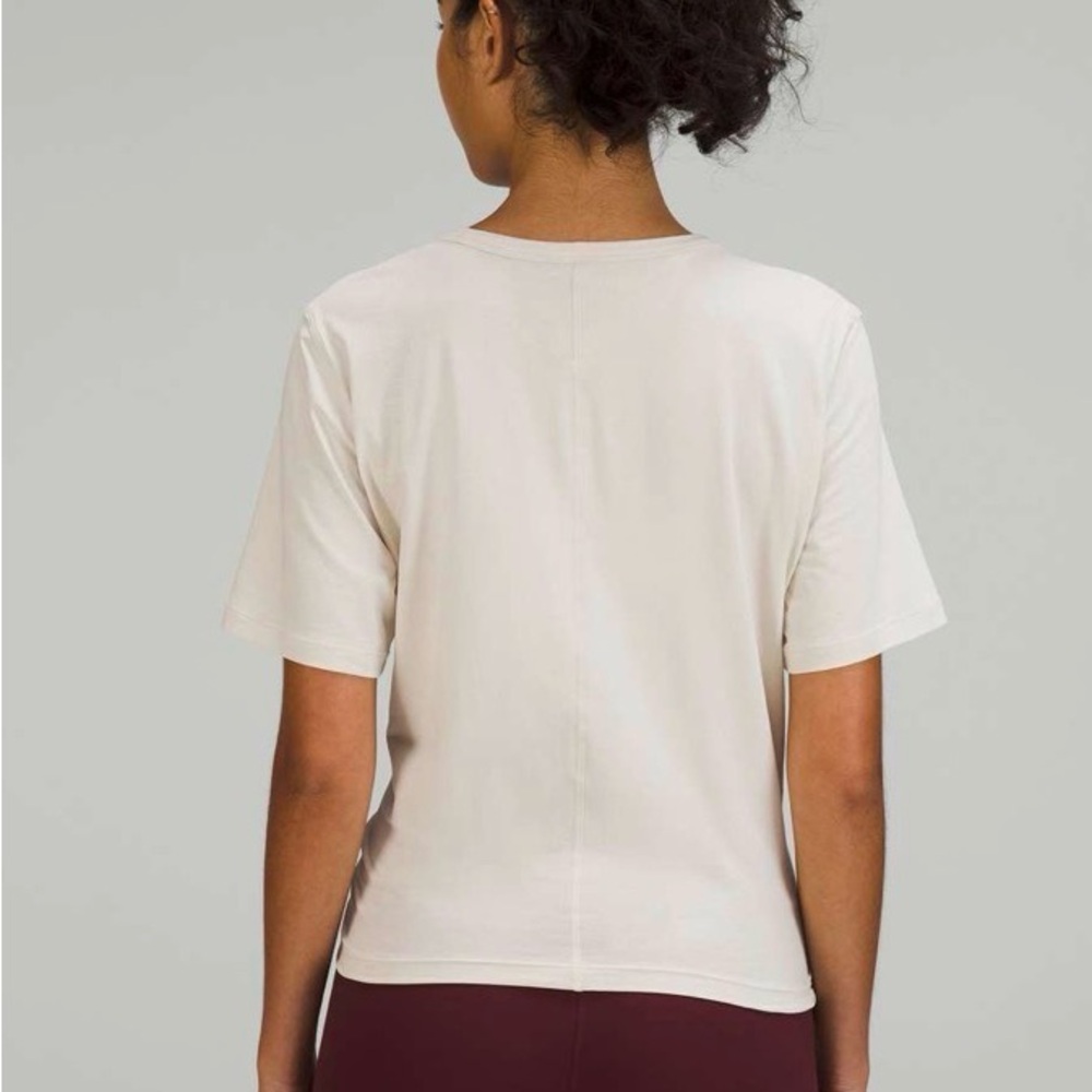 Lululemon Athletica Cream Twist Short Sleeve Tee - Picture 2 of 6